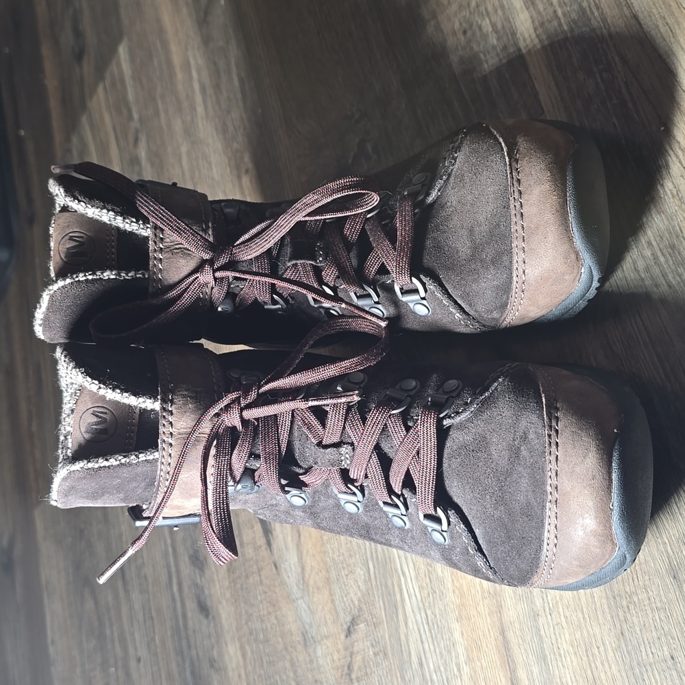 Merrell Brown Suede Women's Boots. Size 7